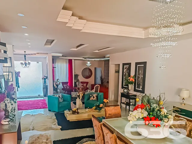 DESLUMBRANTE MANSÃO 100% MOBILIADA DE FRENTE PARA