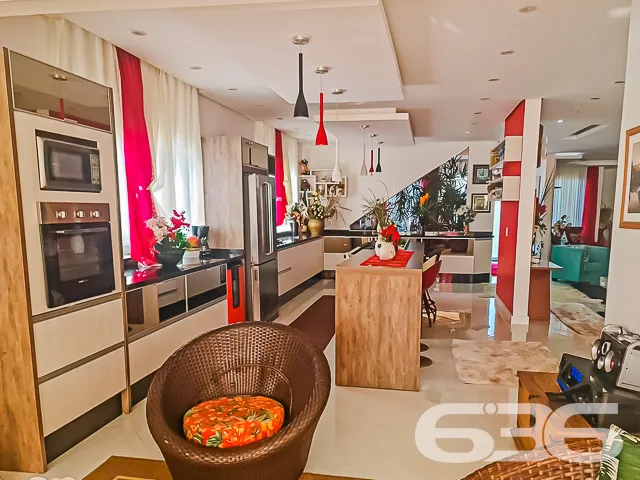 DESLUMBRANTE MANSÃO 100% MOBILIADA DE FRENTE PARA