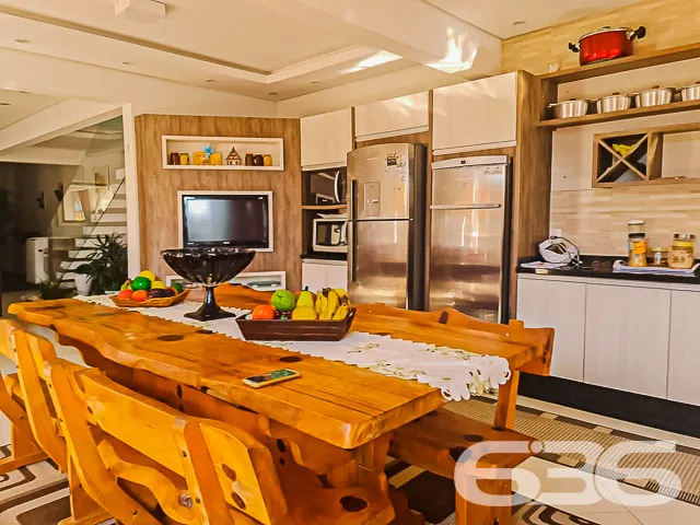 DESLUMBRANTE MANSÃO 100% MOBILIADA DE FRENTE PARA