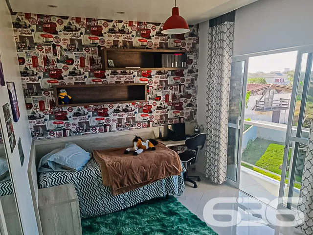 DESLUMBRANTE MANSÃO 100% MOBILIADA DE FRENTE PARA