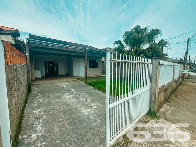 IMĂVEL COM 2 QUARTOS NO BAIRRO PARANAGUAMIRIM
Com