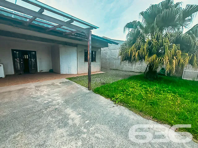 IMĂVEL COM 2 QUARTOS NO BAIRRO PARANAGUAMIRIM
Com