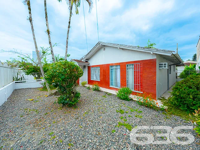 Casa à venda no barro América em Joinville. Descub