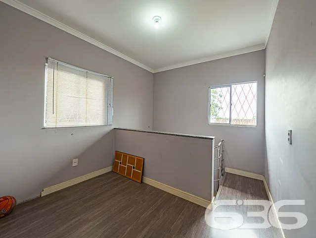 SOBRADO ESPAÇOSO PARA VOCÊ E SUA FAMÍLIA DESFRUTAR