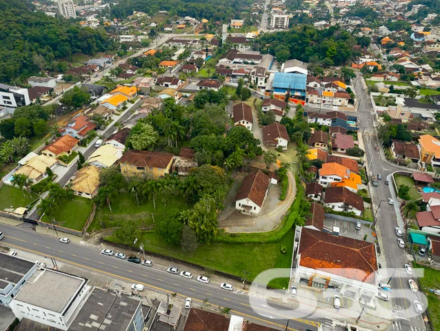 OPORTUNIDADE DE TERRENO COM LOCALIZAÇÃO PRIVILEGIA