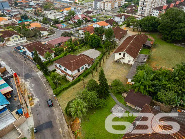 OPORTUNIDADE DE TERRENO COM LOCALIZAÇÃO PRIVILEGIA