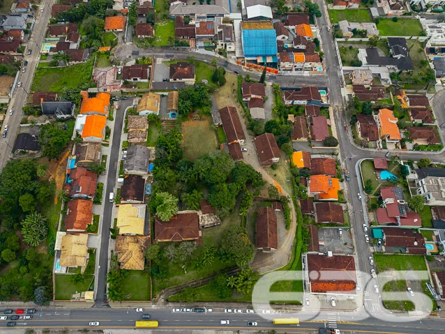 OPORTUNIDADE DE TERRENO COM LOCALIZAÇÃO PRIVILEGIA