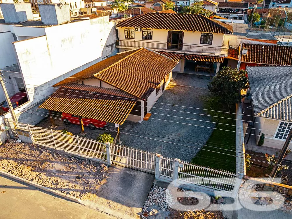 DUAS RESIDÊNCIAS NO BAIRRO AVENTUREIRO - OPORTUNID