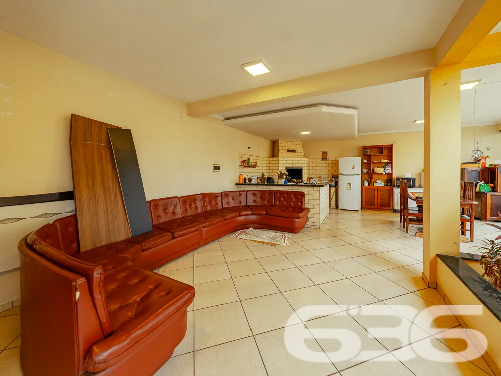 AMPLO IMÓVEL NO BAIRRO MORRO DO MEIO - INVISTA AQU