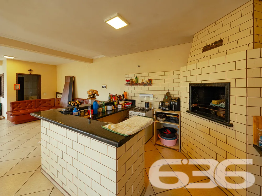 AMPLO IMÓVEL NO BAIRRO MORRO DO MEIO - INVISTA AQU