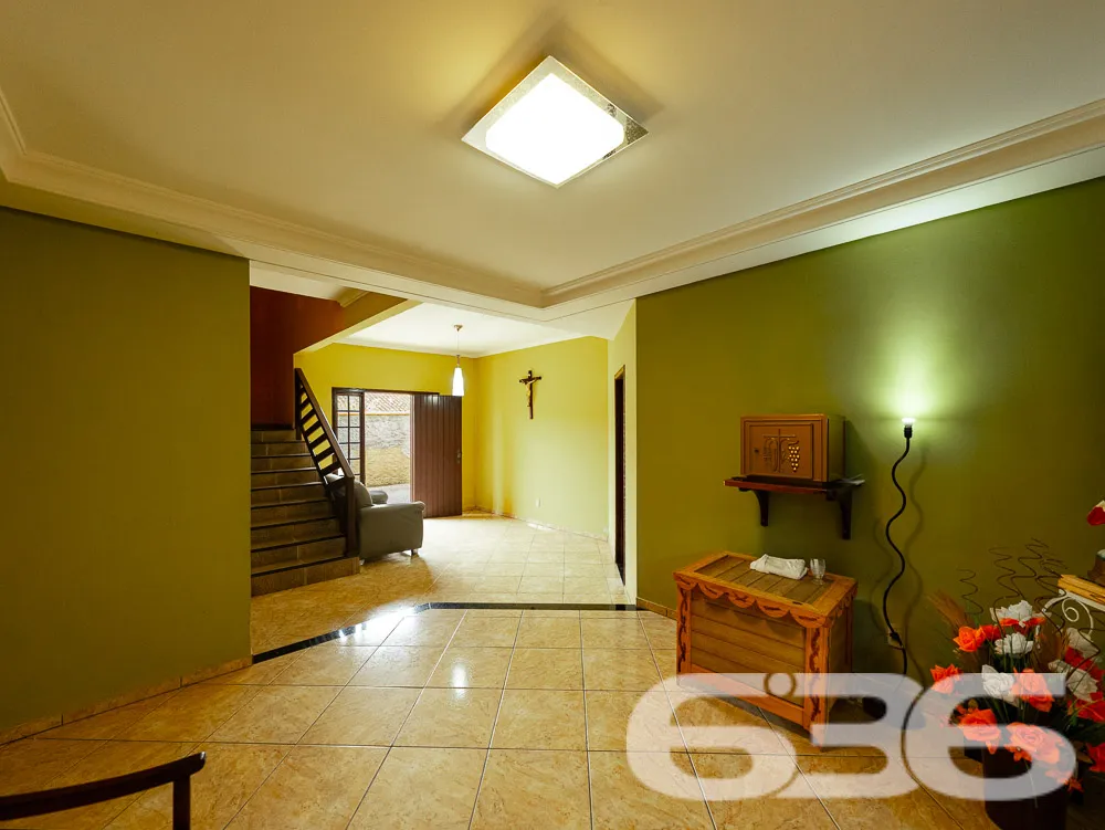 AMPLO IMÓVEL NO BAIRRO MORRO DO MEIO - INVISTA AQU