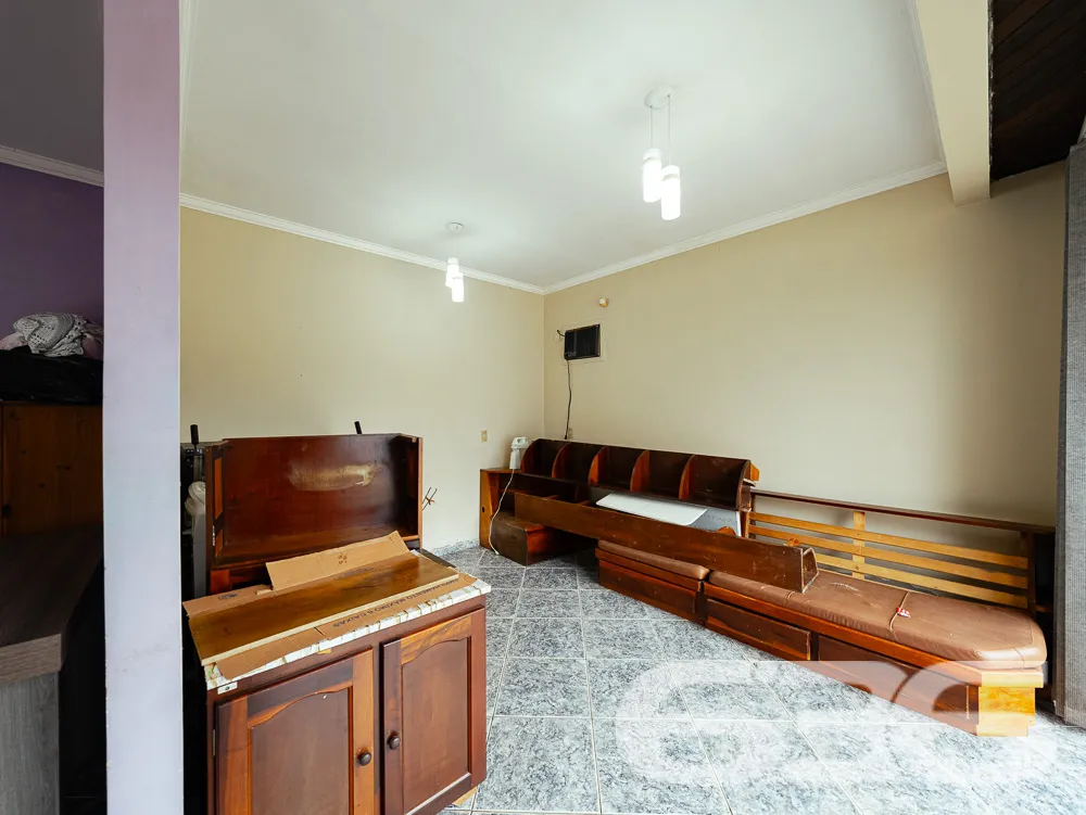 AMPLO IMÓVEL NO BAIRRO MORRO DO MEIO - INVISTA AQU