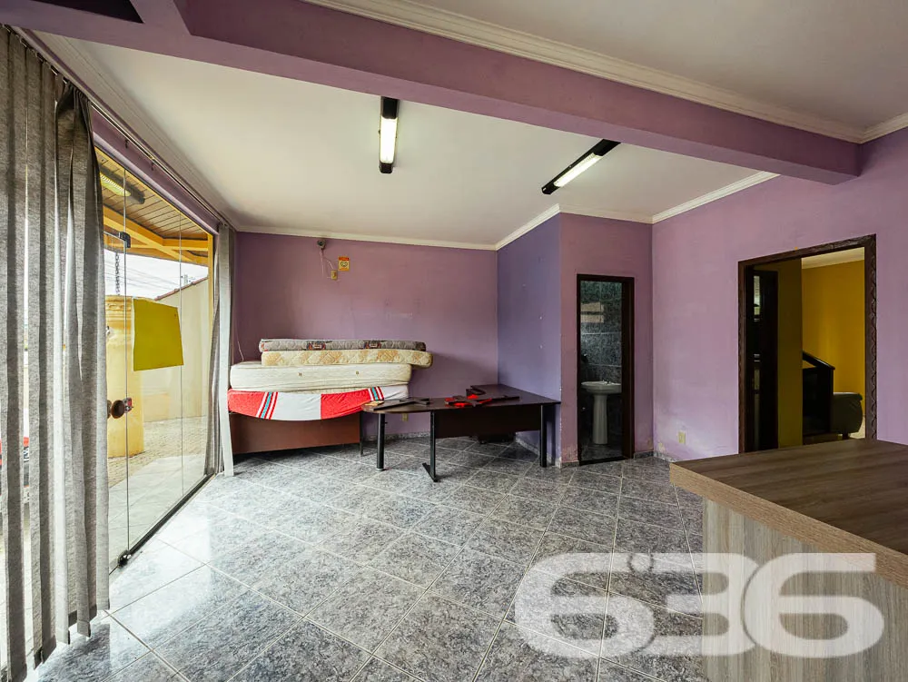 AMPLO IMÓVEL NO BAIRRO MORRO DO MEIO - INVISTA AQU