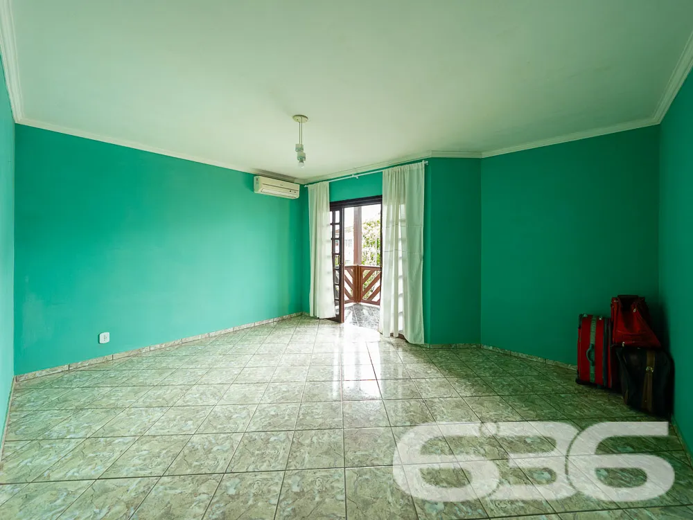 AMPLO IMÓVEL NO BAIRRO MORRO DO MEIO - INVISTA AQU