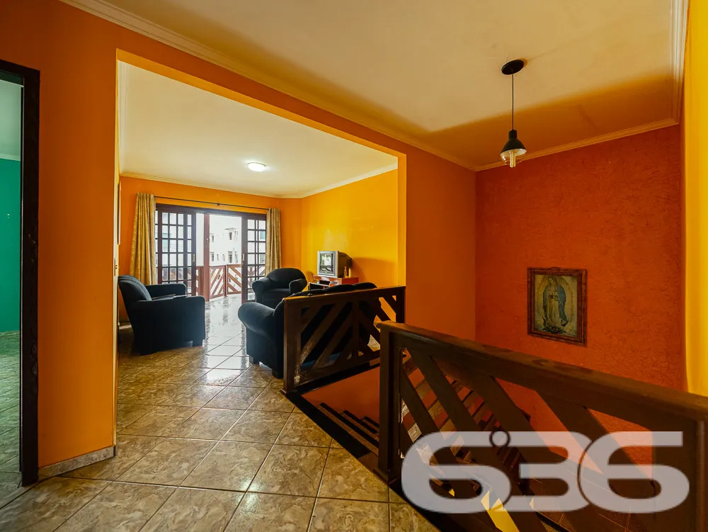 AMPLO IMÓVEL NO BAIRRO MORRO DO MEIO - INVISTA AQU