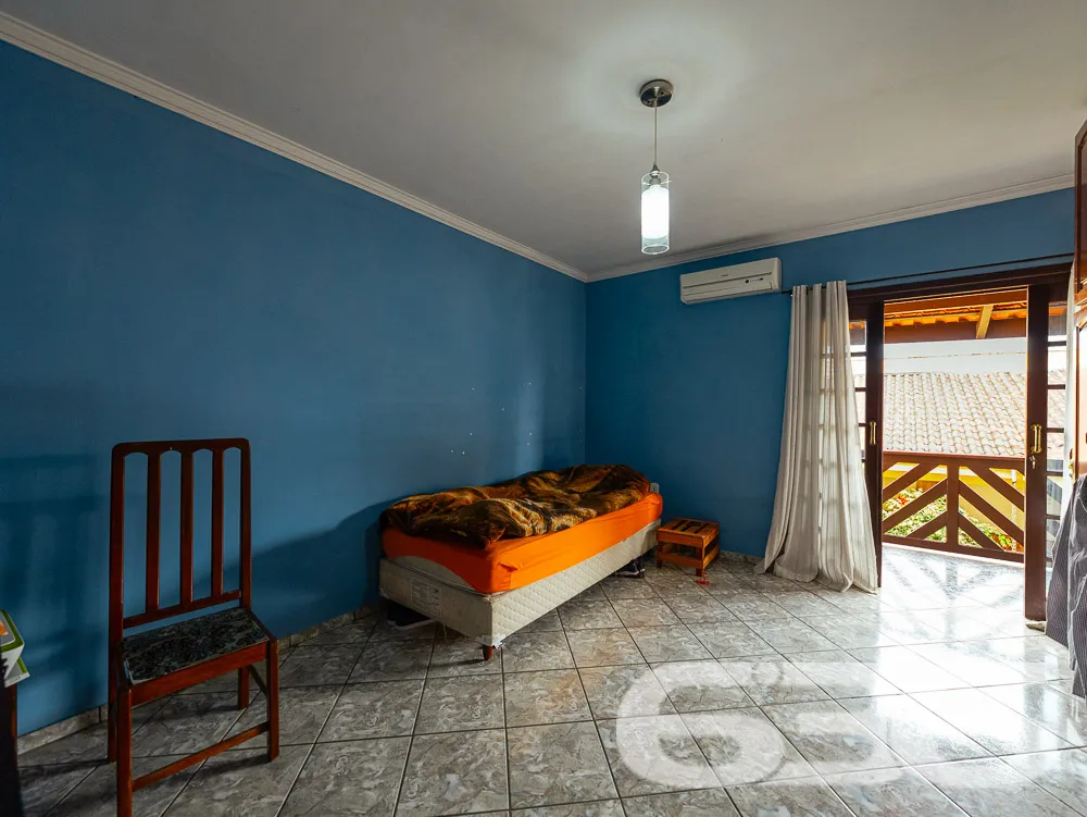 AMPLO IMÓVEL NO BAIRRO MORRO DO MEIO - INVISTA AQU