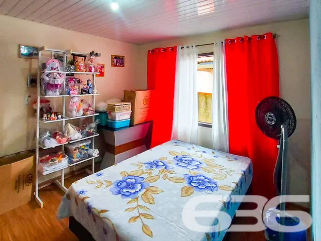 IMÓVEL COM BELO JARDIM E 3 DORMITÓRIOS NO BAIRRO I