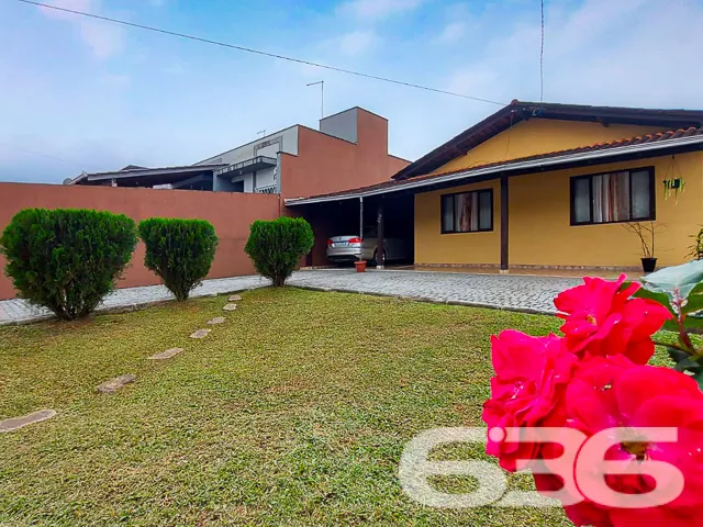 IMÓVEL COM BELO JARDIM E 3 DORMITÓRIOS NO BAIRRO I