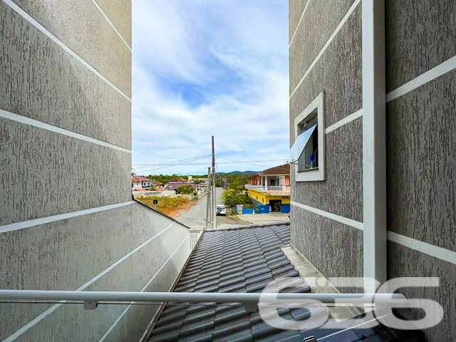 BELO IMÓVEL COM SUÍTE + 2 DORMITÓRIOS NO BAIRRO AV