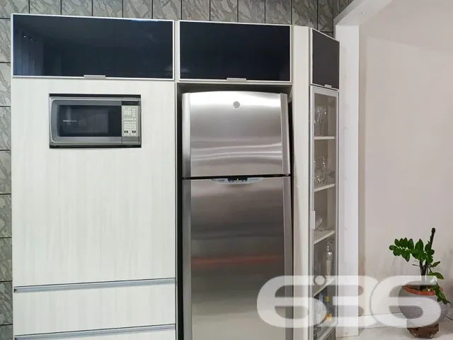 BELO SOBRADO COM SUÍTE + 2 QUARTOS NO BAIRRO FÁTIM