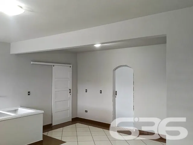 BELO SOBRADO COM SUÍTE + 2 QUARTOS NO BAIRRO FÁTIM