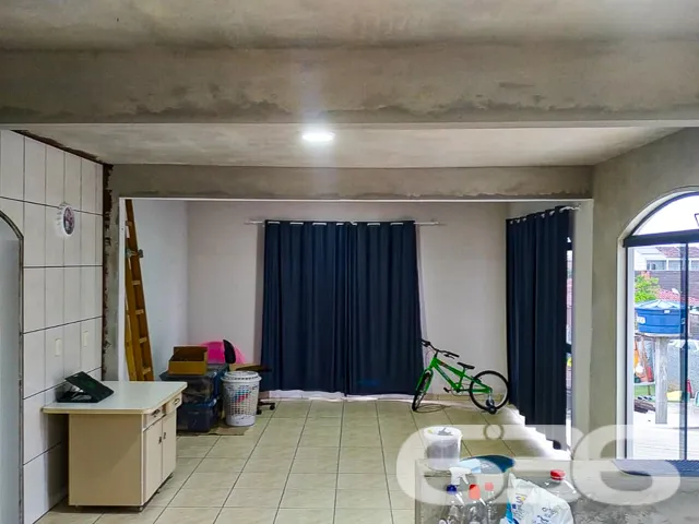 BELO SOBRADO COM SUÍTE + 2 QUARTOS NO BAIRRO FÁTIM