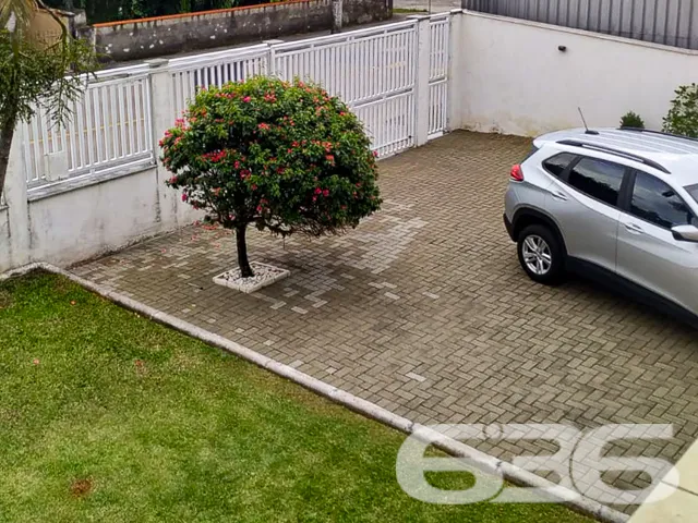 BELO SOBRADO COM SUÍTE + 2 QUARTOS NO BAIRRO FÁTIM