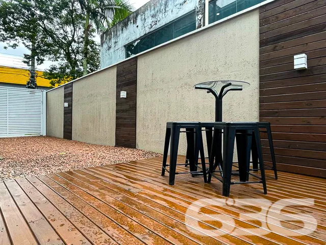 EXCELENTE IMÓVEL COM SUÍTE MASTER NO BAIRRO IRIRIÚ