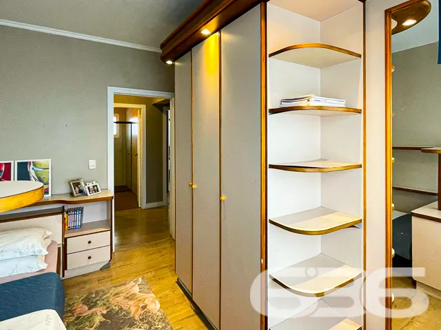 EXCELENTE IMÓVEL COM SUÍTE MASTER NO BAIRRO IRIRIÚ