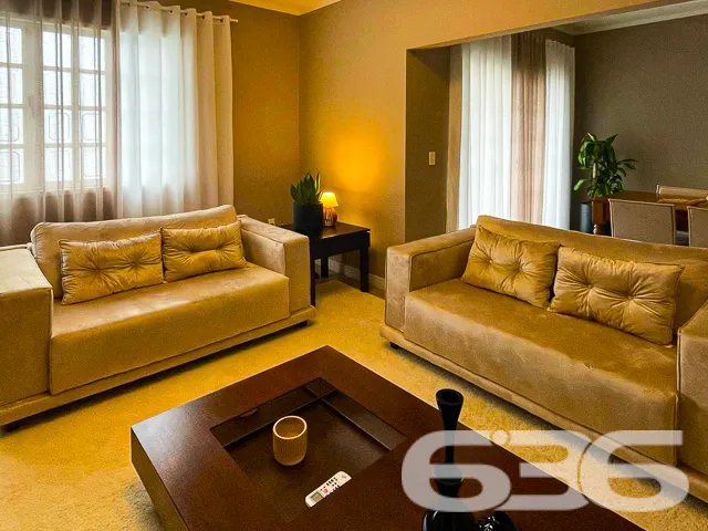 EXCELENTE IMÓVEL COM SUÍTE MASTER NO BAIRRO IRIRIÚ