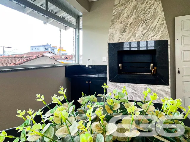 EXCELENTE IMÓVEL COM SUÍTE MASTER NO BAIRRO IRIRIÚ