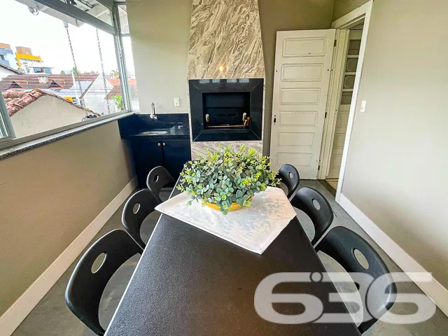 EXCELENTE IMÓVEL COM SUÍTE MASTER NO BAIRRO IRIRIÚ