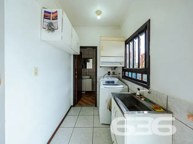 Ampla residência térrea no bairro Costa e Silva, J