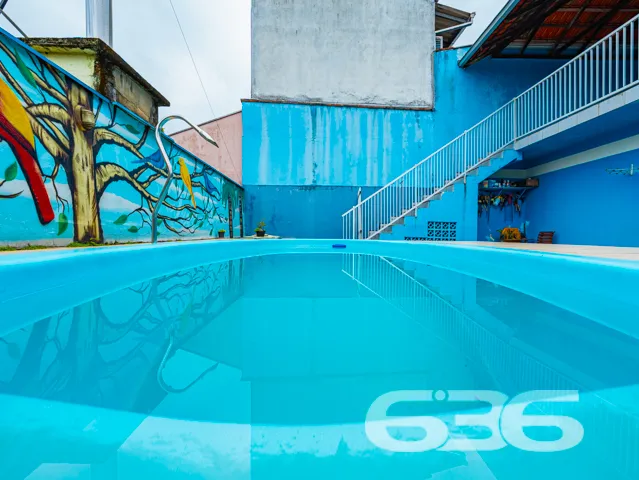 Ampla residência térrea no bairro Costa e Silva, J