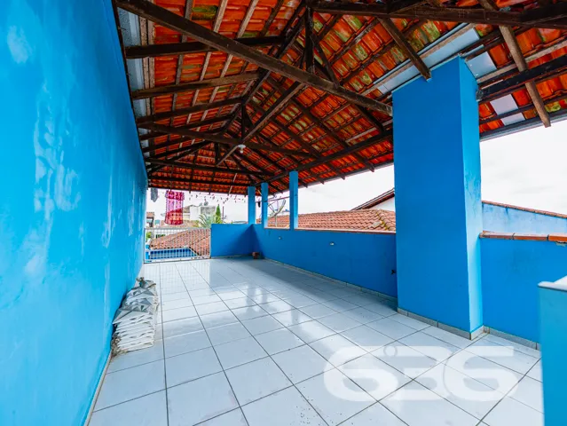 Ampla residência térrea no bairro Costa e Silva, J