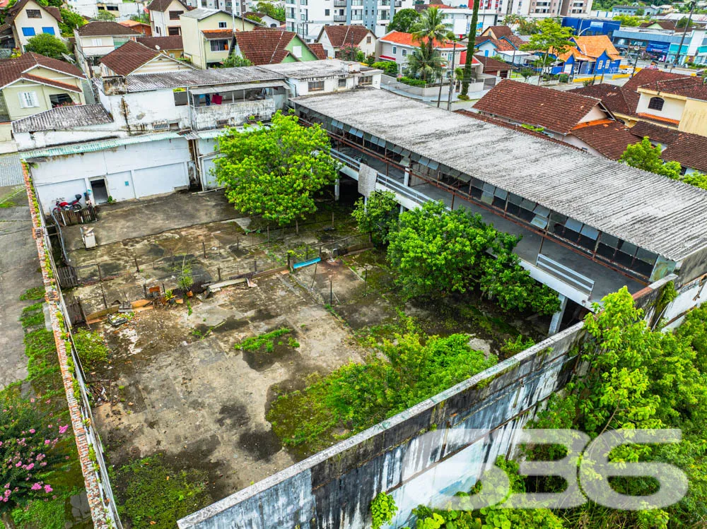 Descubra as Possibilidades Únicas deste Espaçoso T