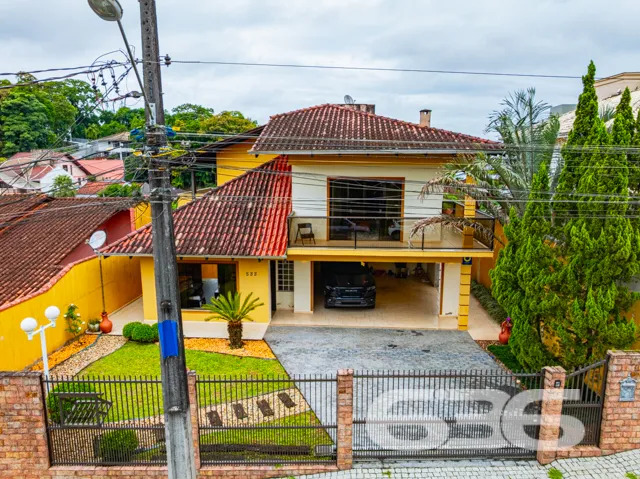 Descubra o encanto e a elegância neste sobrado loc