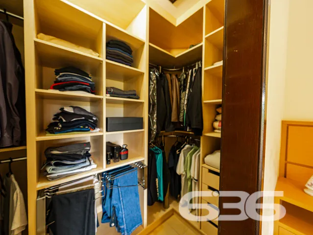 Descubra o encanto e a elegância neste sobrado loc