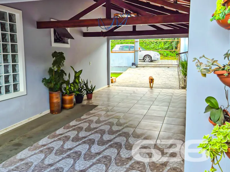 Maravilhosa Casa Térrea à Venda no Bairro Costa e 