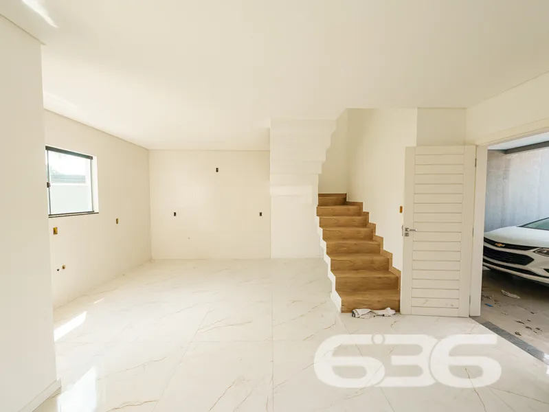 MagnĂfica Oportunidade em Joinville: Sobrado de Al