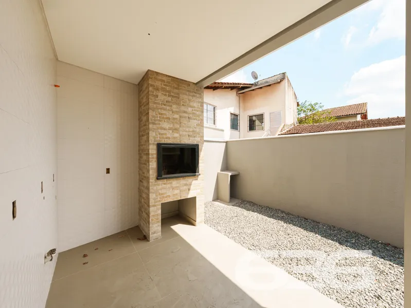 MagnĂfica Oportunidade em Joinville: Sobrado de Al