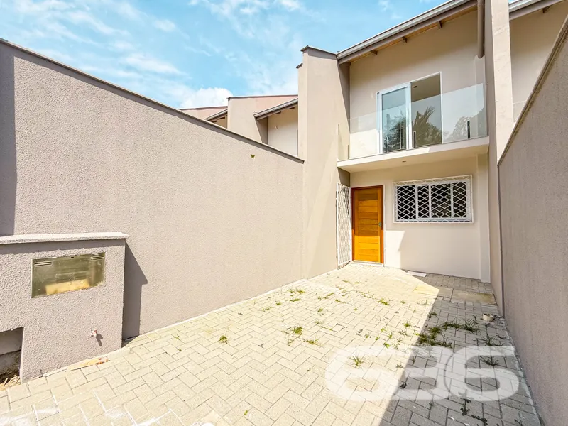 Viva no Coração de Joinville: Seu Novo Sobrado Esp