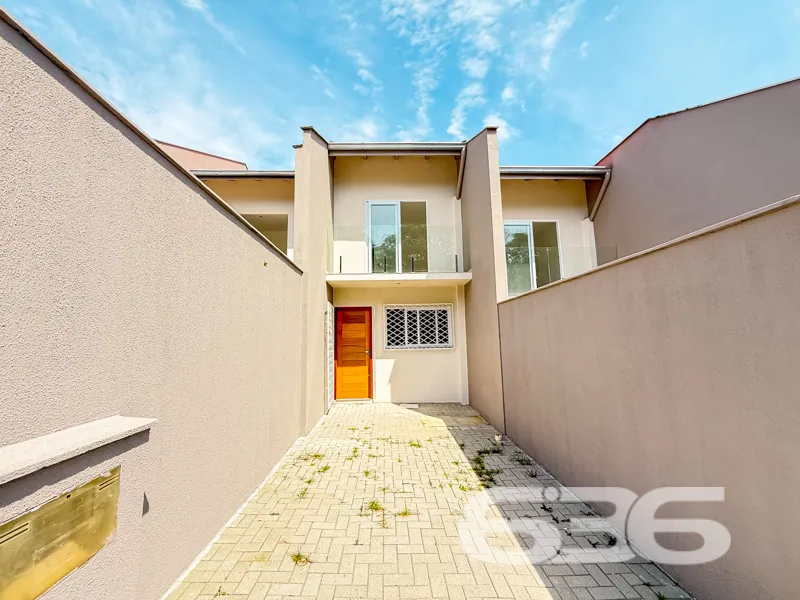 Viva no Coração de Joinville: Seu Novo Sobrado Esp