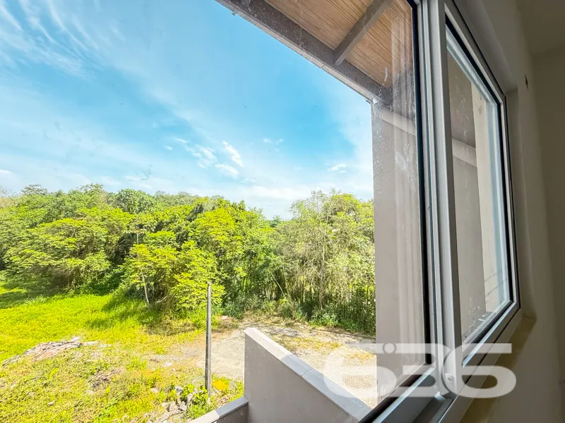 Viva no Coração de Joinville: Seu Novo Sobrado Esp