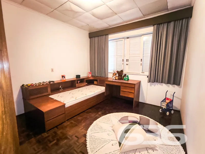 Excelente Oportunidade: Residência Térrea no Bairr