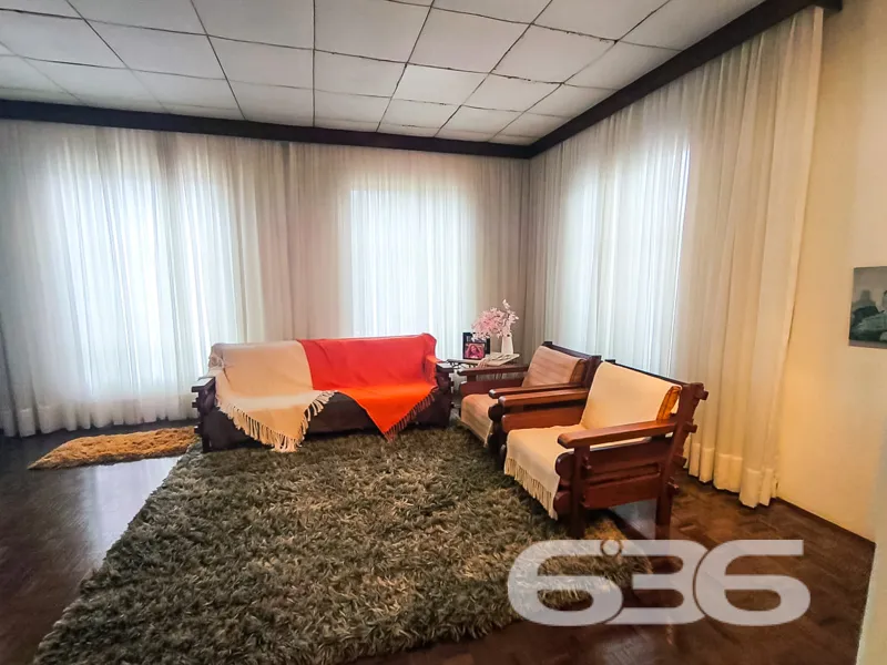 Excelente Oportunidade: Residência Térrea no Bairr