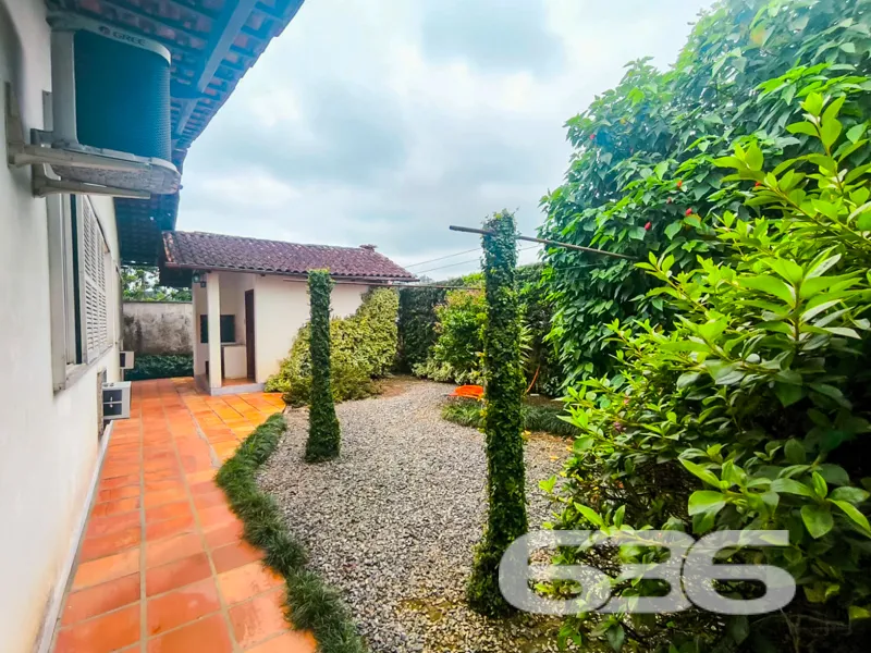 Excelente Oportunidade: Residência Térrea no Bairr