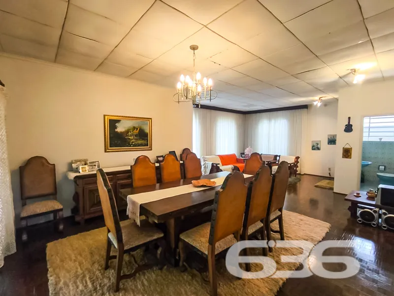 Excelente Oportunidade: Residência Térrea no Bairr