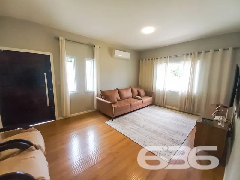 OPORTUNIDADE ÚNICA EM JOINVILLE - SOBRADO DOS SONH