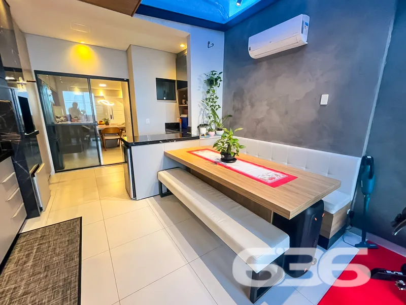 Descubra Seu Novo Lar em Joinville - Um Sobrado qu